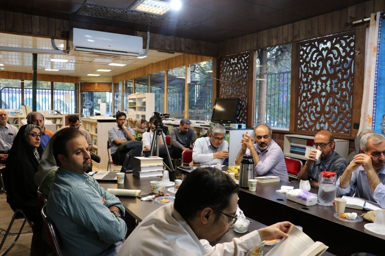 داریوش رحمانیان: ما ایرانیان همچنان در غفلت هستیم