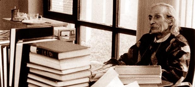 زندگی و زمانه احمد منزوی؛ فرزندِ خلفِ آقابزرگ
