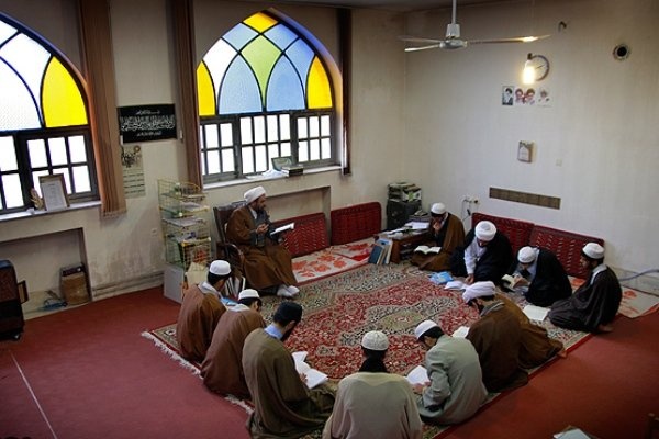 میان ایمان و تردید؛ مواجهه یک روحانی با جهان مدرن