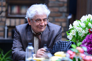 نقادی، شغل است / نقد دعوا نیست