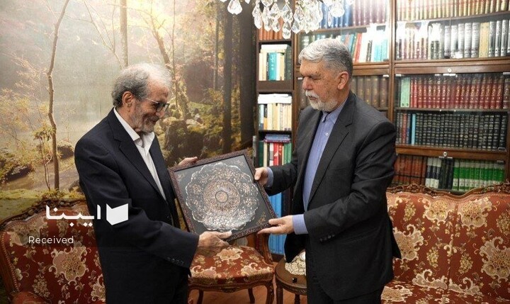 دیدار وزیر فرهنگ با نجفقلی حبیبی