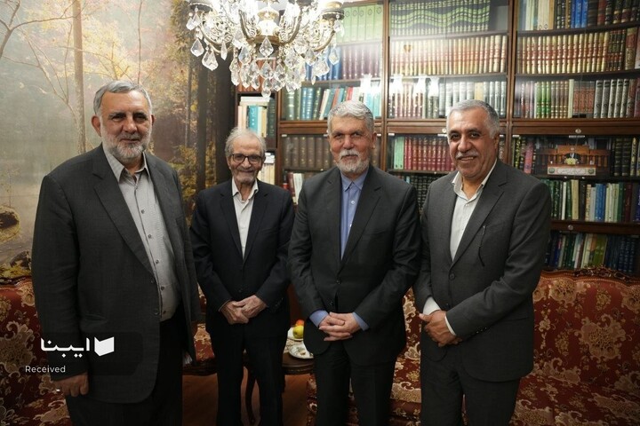 دیدار وزیر فرهنگ با نجفقلی حبیبی