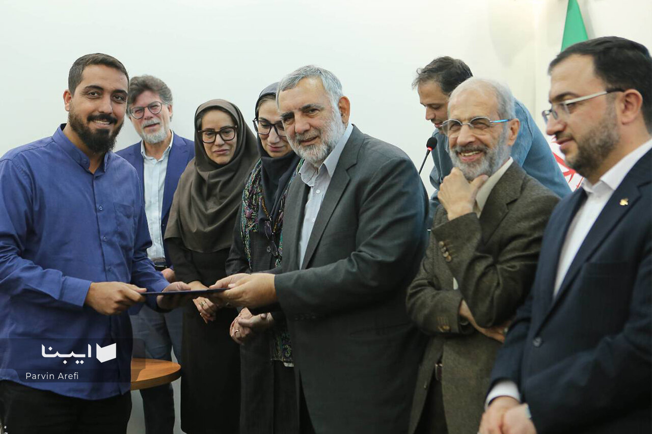 جشنواره خاتم ادای دین ایرانیان امروز به پیامبر اسلام (ص) است