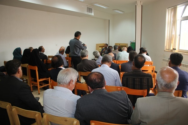 آثار پژوهشی نادر ریاحی سامانی در شهر سامان معرفی شد