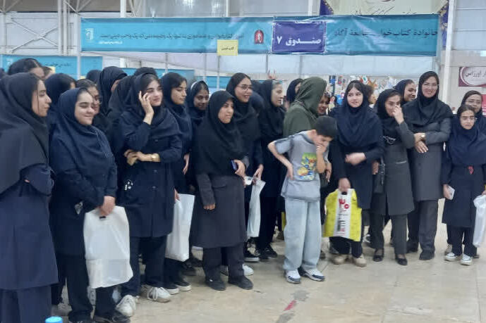دانش‌آموزان زاهدان مهمان نمایشگاه کتاب شدند