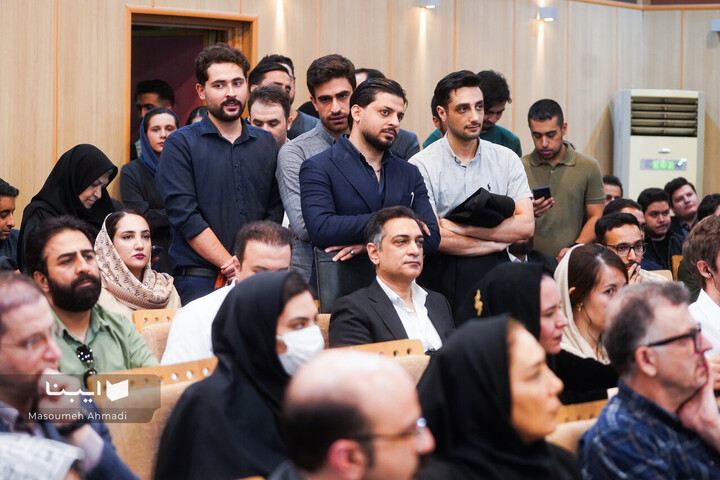 رونمایی سه کتاب از ظریف
