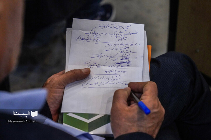 رونمایی سه کتاب از ظریف