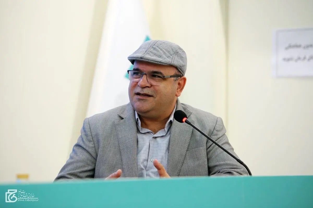 سفرنامه سایکس هم راه‌نگاری است و هم شهرنگاری
