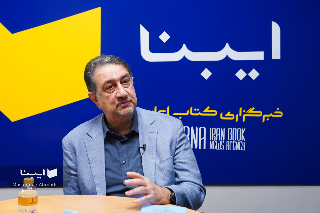 به تربیت روشنفکر سرگشته مشغولیم