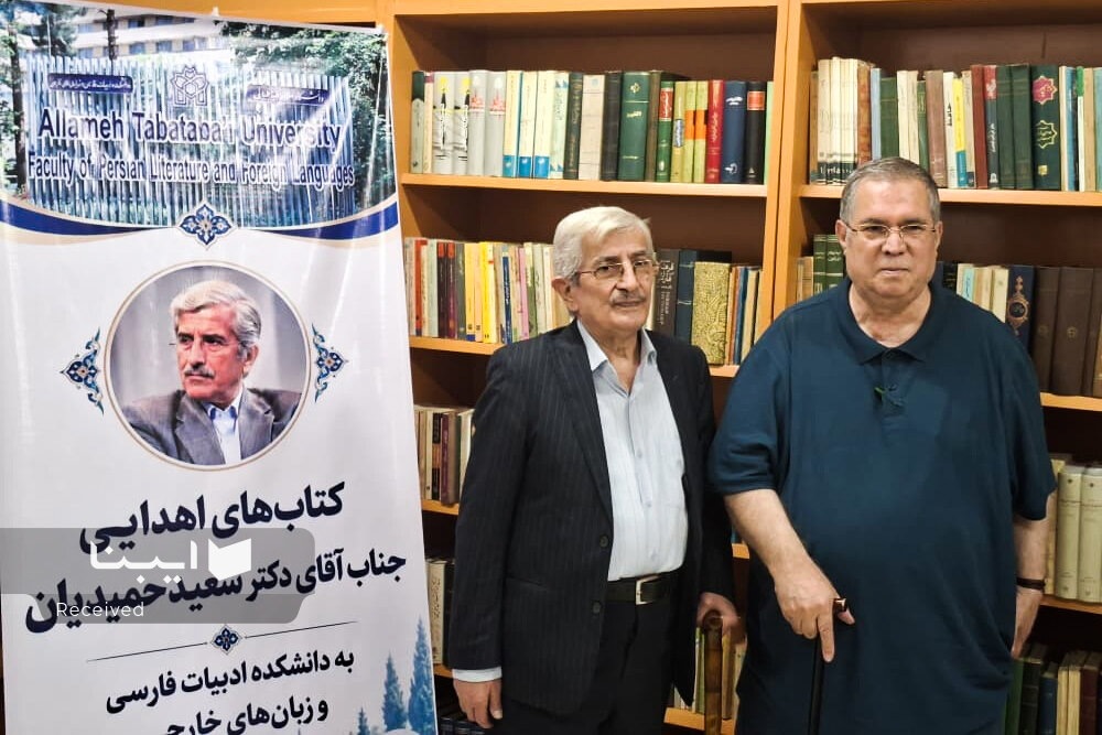 حافظ را از زندگی واقعی‌اش دور کرده‌اند