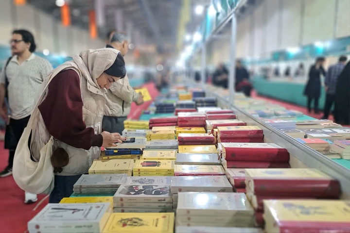 زنجان پیشتاز فروش کتاب میان نمایشگاه‌های استانی برگزارشده در سال ۱۴۰۵ شد