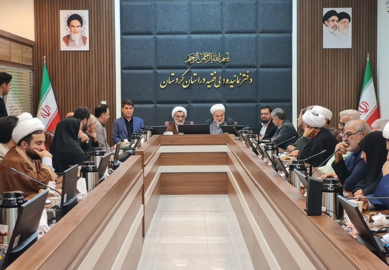 راه‌اندازی بنیاد زبان و ادبیات کُردی از مطالبات فرهنگی کردستان است