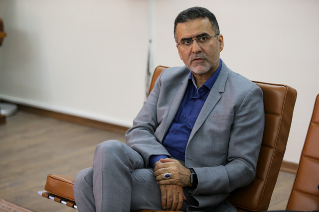 فرانسویها راهی جز رفتن به سوی جمهوری ششم ندارند
