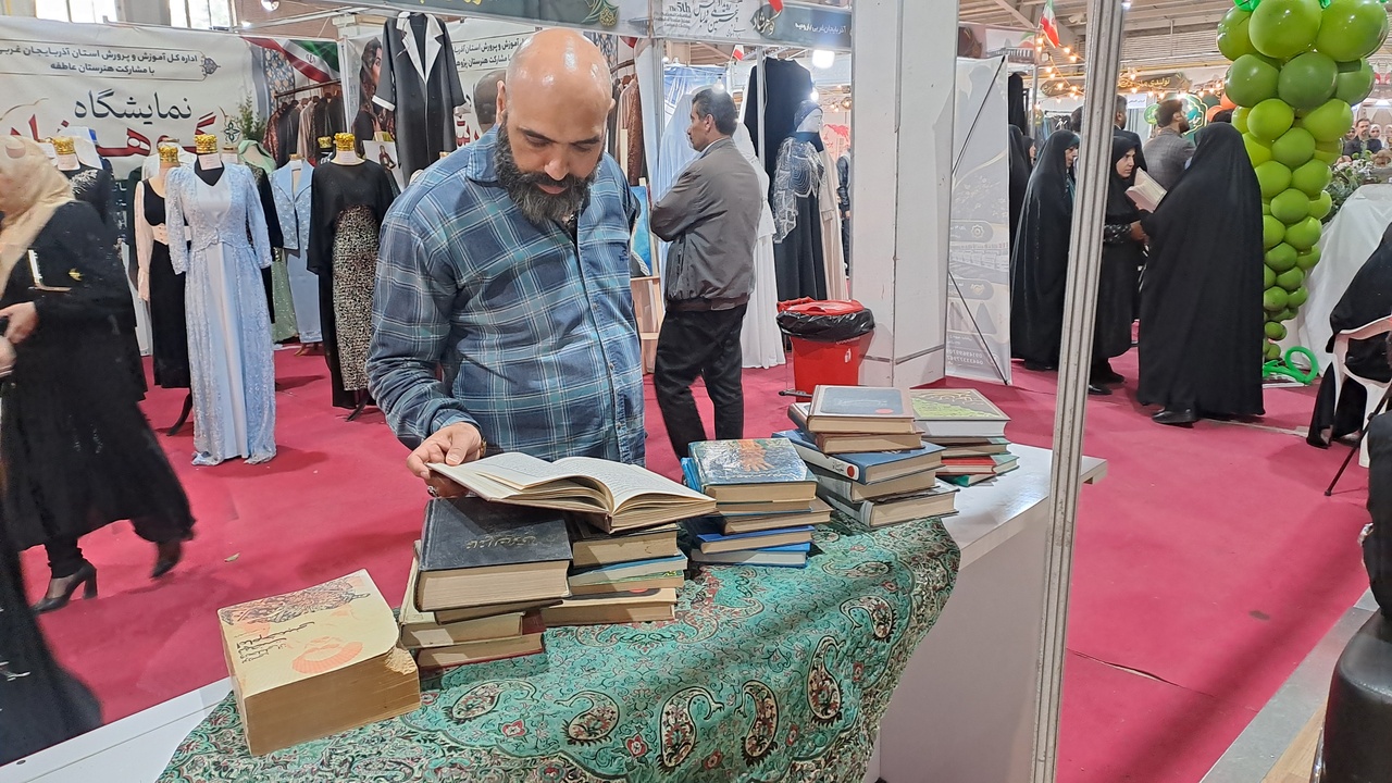 تلاقی فرهنگ و هنر در نمایشگاه پوشاک «گوهرشاد» در ارومیه
