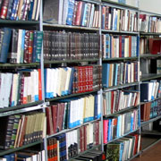 كتابخانه‌هاي انديمشك292 عنوان كتاب دفاع مقدس دارند