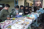 استقبال چشمگیر از نمایشگاه کتاب مجتمع فرهنگی هنری فجر