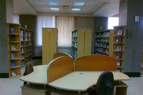گشتی در کتابخانه تخصصی «تاریخ معاصر و مطالعات آرشیوی»/ کتاب‌هایی که زندان و سازمان مخوف ساواک را به تصویر می‌کشند