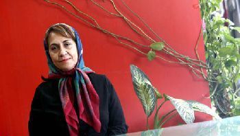 بزرگمهر: فقدان کتاب‌های آموزشی دانشگاهی مهم‌ترین مشکل تئاتر ایران است
