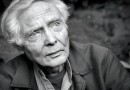 ملک الشعرای آمریکا در سن 91 سالگی درگذشت