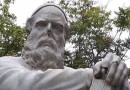 تخریب مجسمه «خیام» در پارک لاله