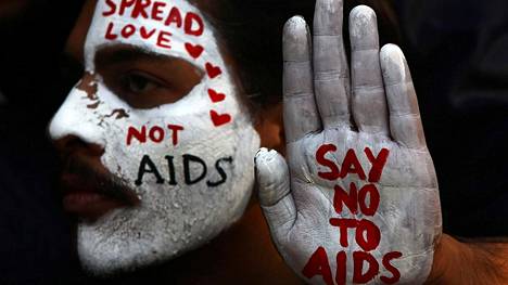 هنوز نویسندگان نمی‌توانند آنچه را که باید از ایدز بنویسند