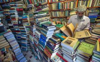 کرونا نفس کتابفروشی‌های تبریز را بند آورد