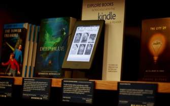دادخواست انجمن نویسندگان آمازون علیه فروش کتاب‌های کپی !