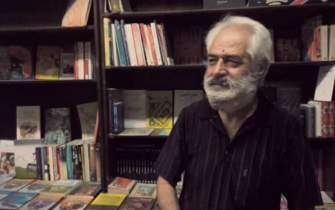 چهار دهه کتابفروشی در بطن محله ارامنه اصفهان/ قاراخانیان: به این حرفه آغشته شده‌ام