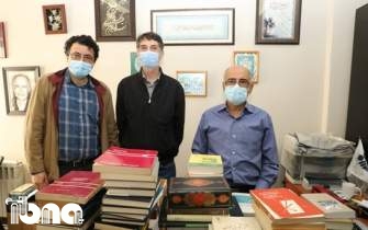 رئیس دانشگاه گلستان 200 کتاب به کتابخانه دانشگاه هدیه کرد