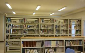 کتابخانه زندان میاندوآب یکی از فعال‌ترین کتابخانه‌های عمومی شهر است