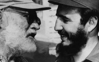 کمک کاستروها به بازیابی جایزه نوبل دزدیده‌شده همینگوی