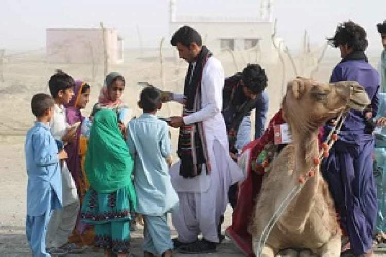 شترهای کتاب‌رسان در پاکستان