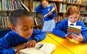کودکان در قرنطینه و تعطیلی مدارس بیشتر کتاب خوانده‌اند