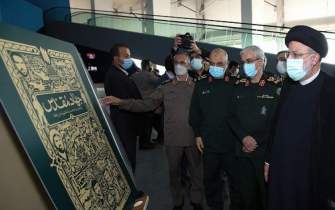 رئیس جمهور کتاب «جهاد مقدس» را رونمایی کرد