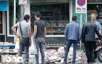پلیس امنیت بساط‌گستران کتاب خیابان انقلاب را جمع‌آوری کرد