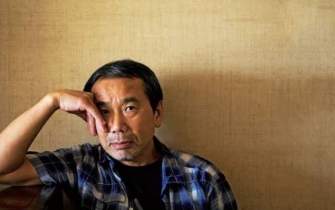 هاراکی موراکامی و الهام از کلکسیون تی‌شرت‌هایش برای کتابی جدید