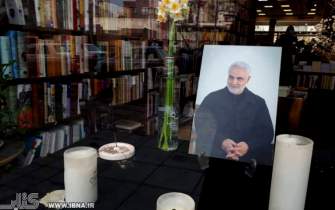 پاسداشت «عزیز ایران» در راسته‌‌ی کتاب/ ویترین‌ها «سلیمانی» شدند