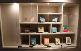نمایشگاه کتاب‌های چاپی مرتبط با امام رضا (ع) در کتابخانه ملک
