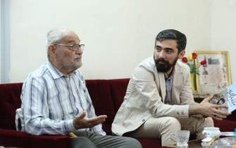 دبیرکل نهاد کتابخانه‌های عمومی با خانواده شهید جواد امامعلی سبزی دیدار کرد
