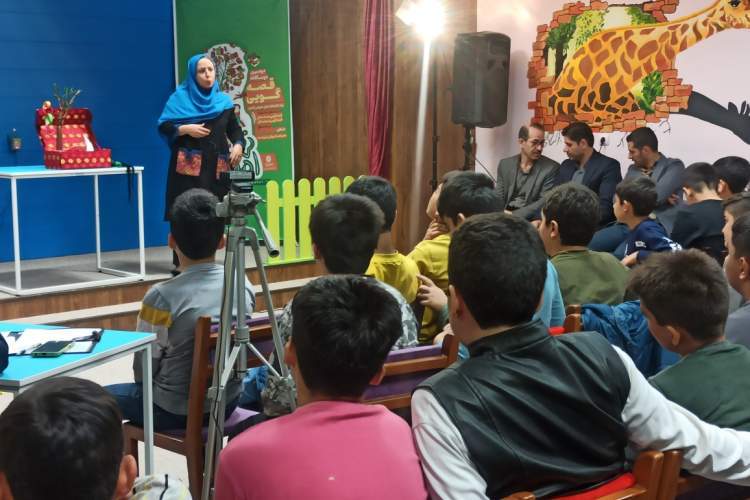 رقابت 39 قصه‌گو در دومین دوسالانه قصه‌گویی نهال امید کردستان