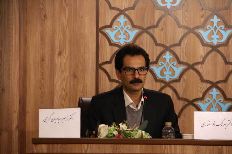 زهیر صیامیان: تاریخ را افشا می‌کنم، پس هستم!/ ملائی‌توانی: هنوز تاریخ فرهنگی در آکادمی ایرانی جایی ندارد!