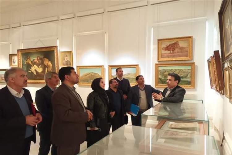 بازدید اعضای شورای شهر بهاران،‌ طرقبه و چناران از موزه کتابخانه مجلس