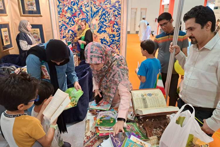 روز پربازدید غرفه ایران در بیست و هفتمین نمایشگاه بین‌المللی کتاب مسقط
