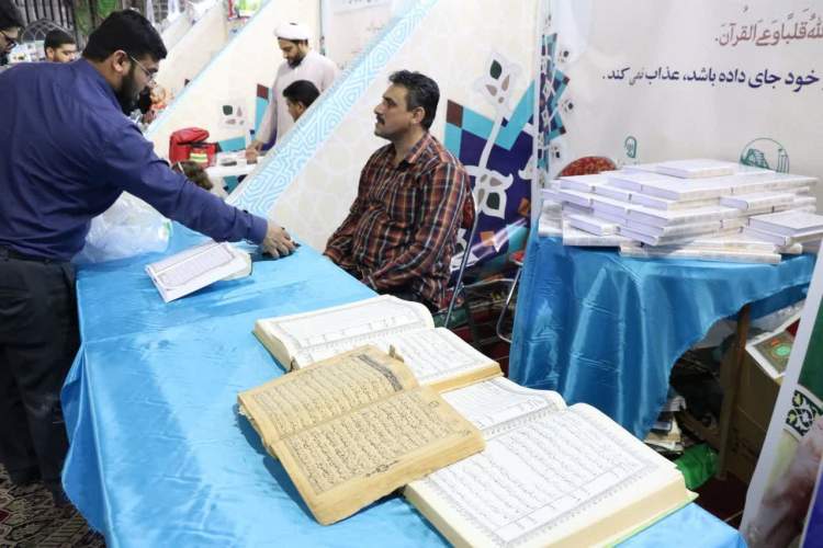 قرآن فرسوده با نو در خوزستان تعویض می‌شود