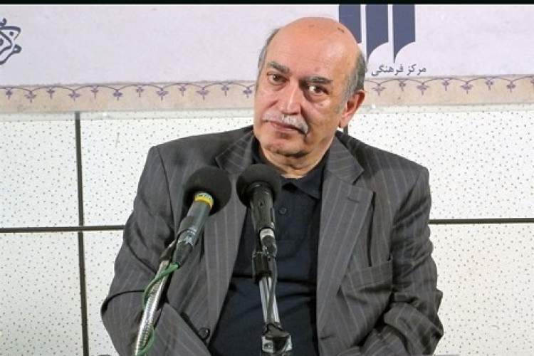 استادی که ادبیات را شغل تمام وقتش میداند استادی که ادبیات را شغل تمام وقتش میداند