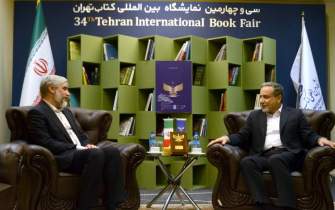 دبیر شورای راهبردی روابط خارجی از نمایشگاه کتاب بازدید کرد