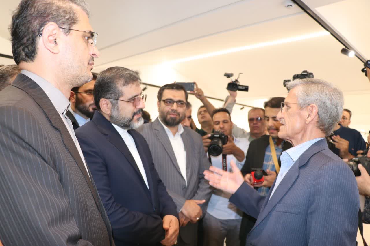 وزیر فرهنگ و ارشاد اسلامی از نگارخانه هنر سنندج بازدید کرد