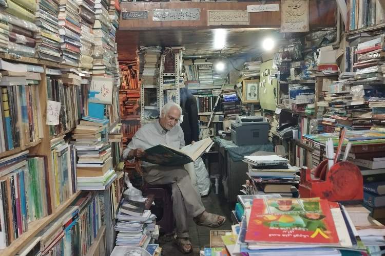 کتابفروشی «ابوترابی»؛ فخر محله فخرآباد