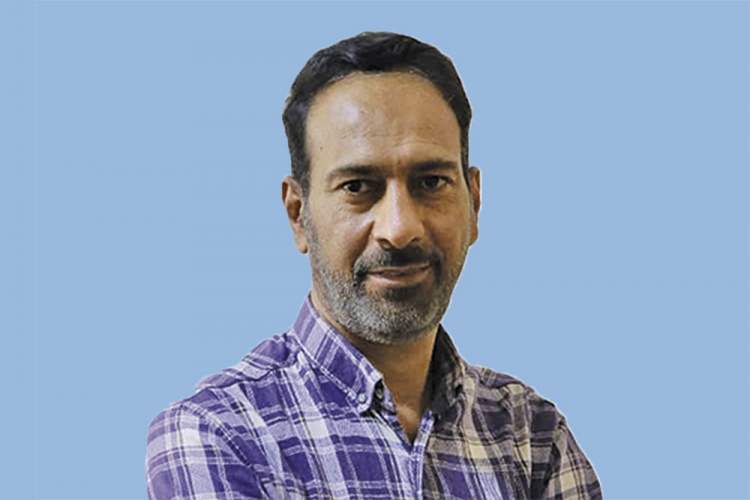 لازمه خلق آثار فاخر در ادبیات دفاع مقدس، سفارشینویسی است/ نویسندهسازی ادبیات مقاومت را تهدید میکند لازمه خلق آثار فاخر در ادبیات دفاع مقدس، سفارشینویسی است/ نویسندهسازی ادبیات مقاومت را تهدید میکند