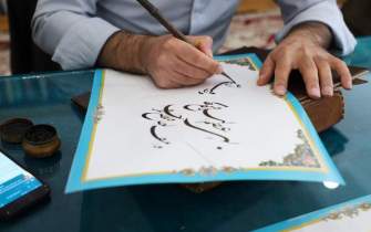 کتابت کتاب «نادانی دشمن ماست» در زنجان
